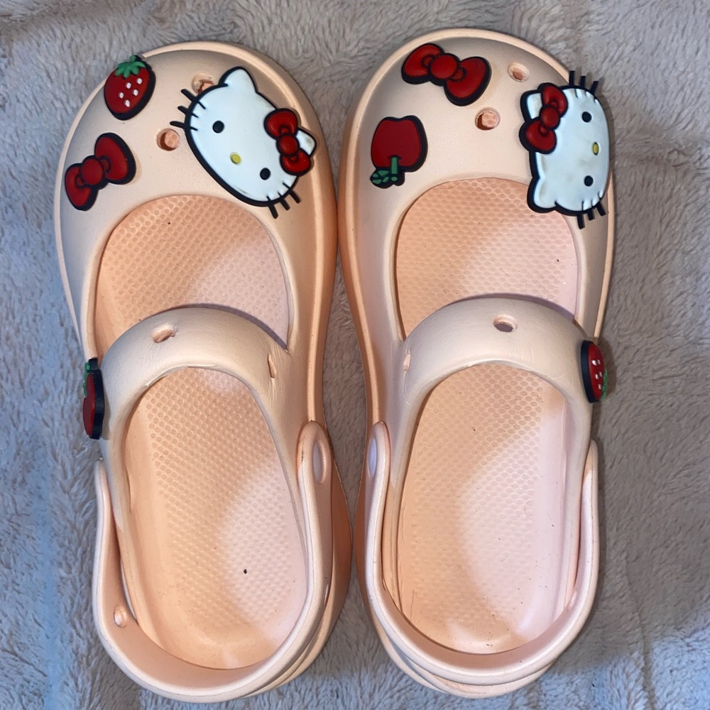 Hello Kitty pinky peach lookalike crocs